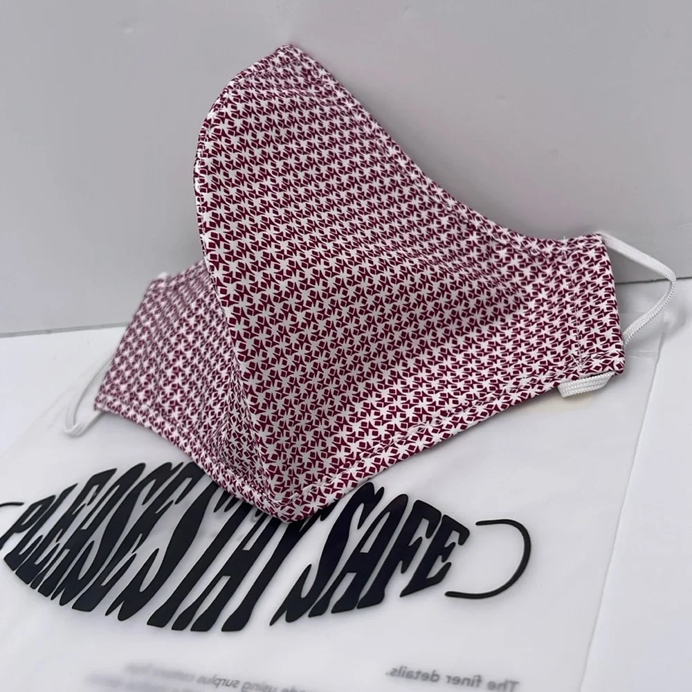 TED BAKER LONDON Reversible Reusable FACE MASK
NWT
OS - Picture 13 of 15
